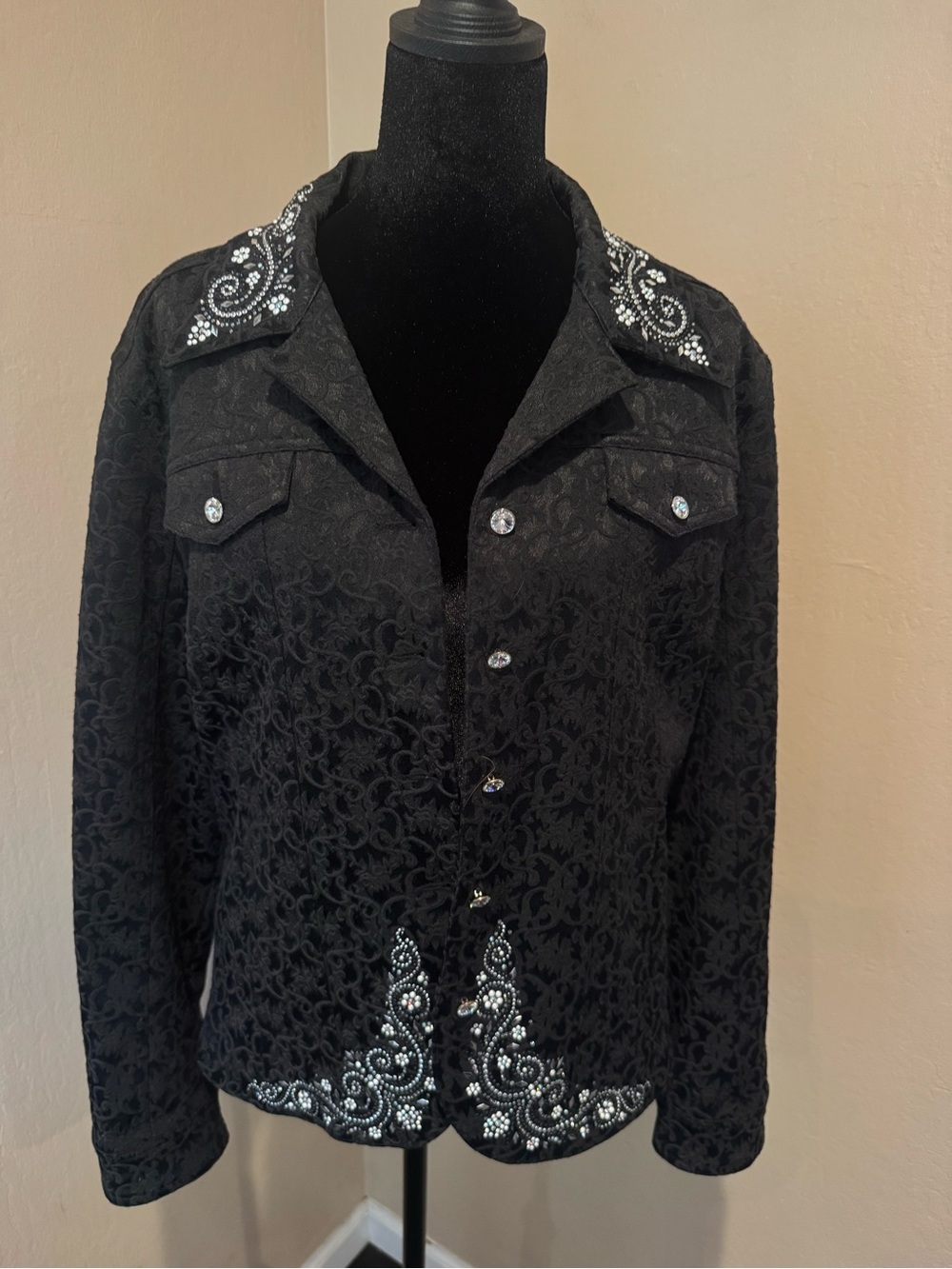 Chic Black Textured Jacquard Jacket W/Pearl & Crystal embellished Collar & Hem